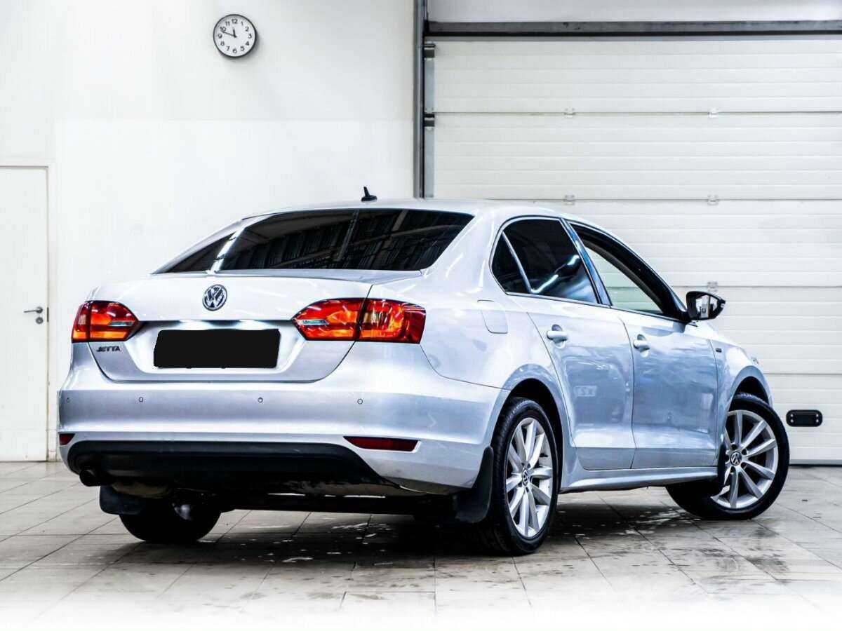 Купить Volkswagen Jetta с пробегом. Фото: #2