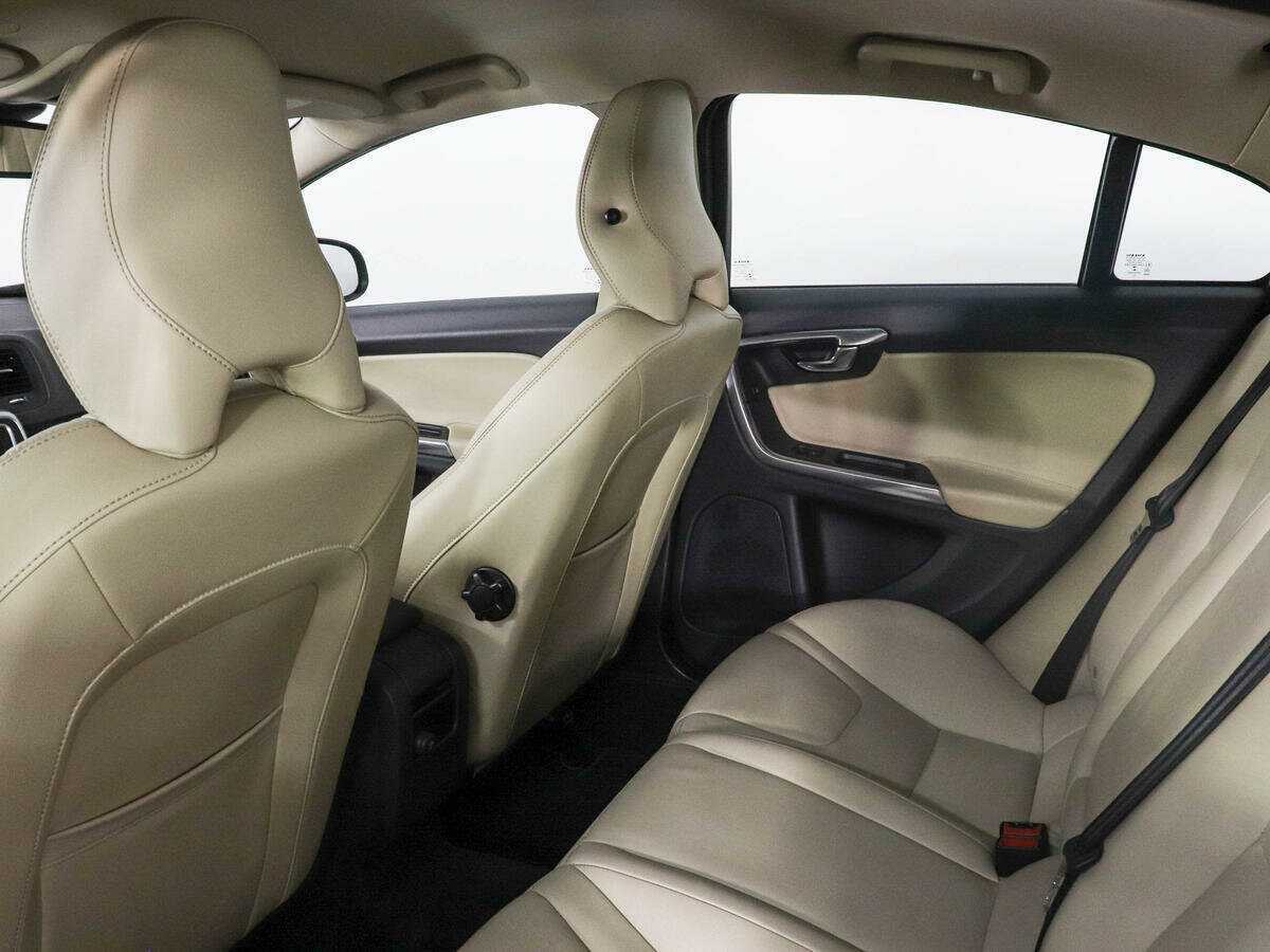 Купить Volvo S60 с пробегом. Фото: #11