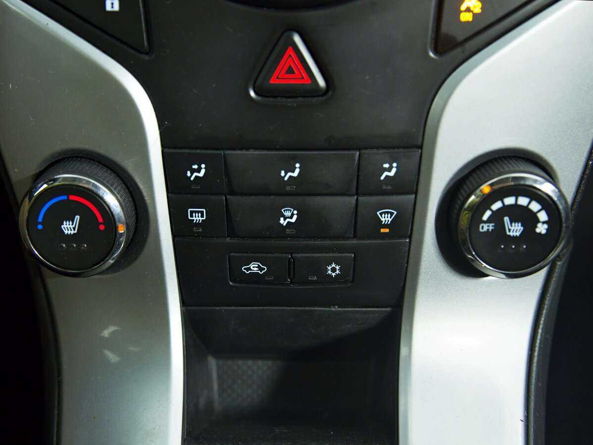 Купить Chevrolet Cruze с пробегом. Фото: #16