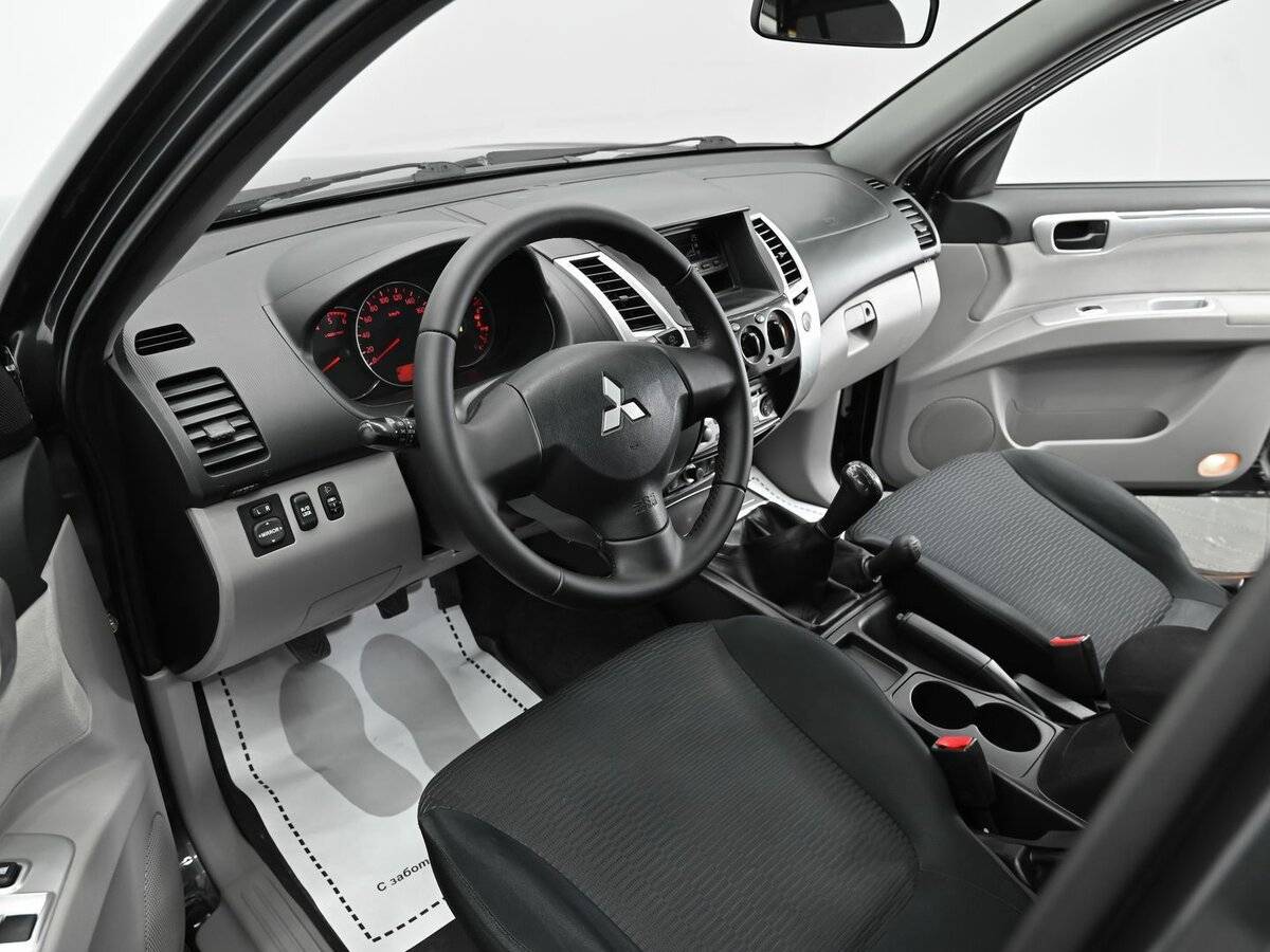 Купить Mitsubishi Pajero Sport с пробегом. Фото: #7