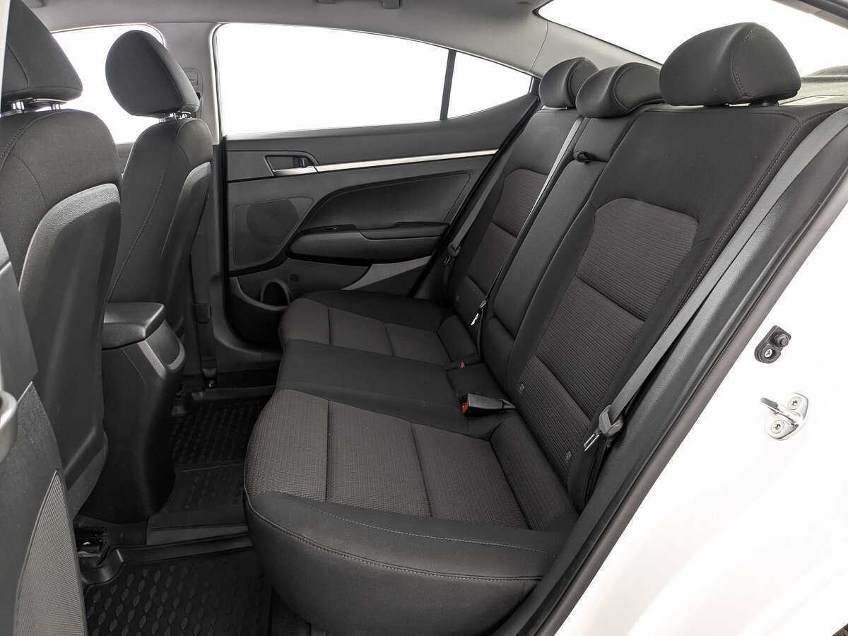 Купить Hyundai Elantra с пробегом. Фото: #15
