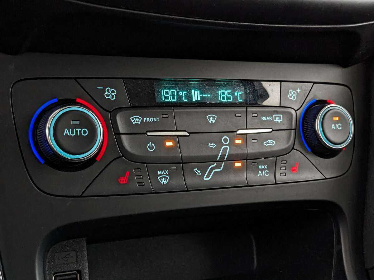 Купить Ford Focus с пробегом. Фото: #15