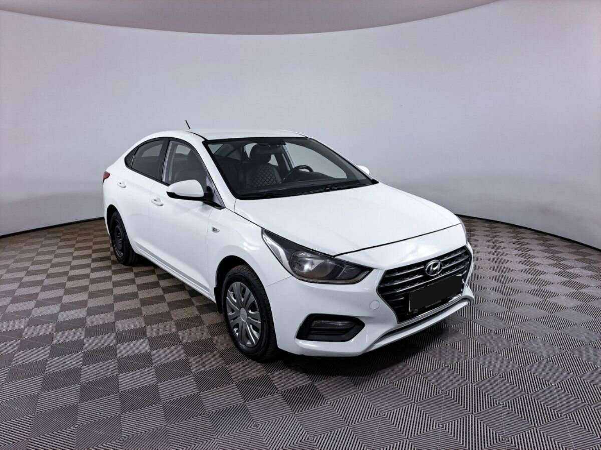 Купить Hyundai Solaris с пробегом. Фото: #2