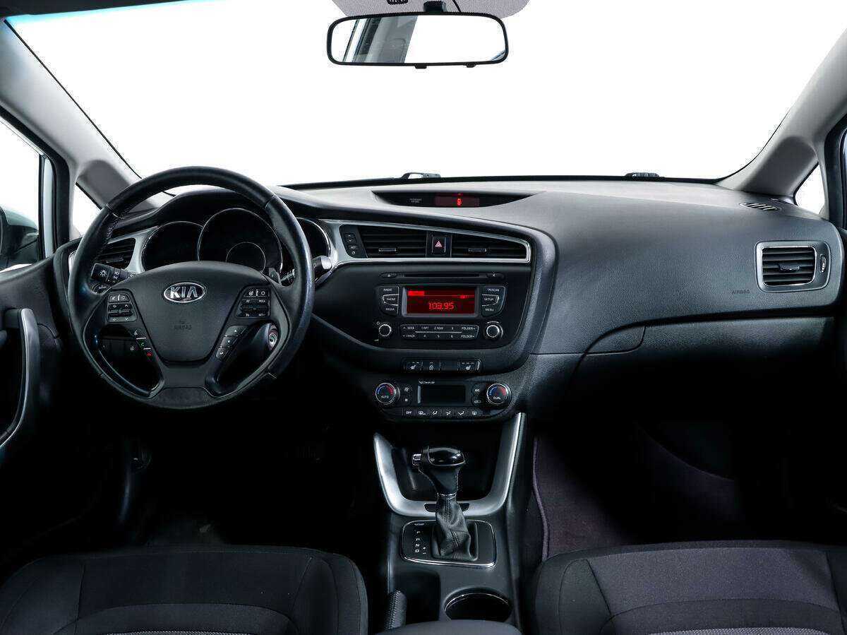 Купить Kia Ceed с пробегом. Фото: #9