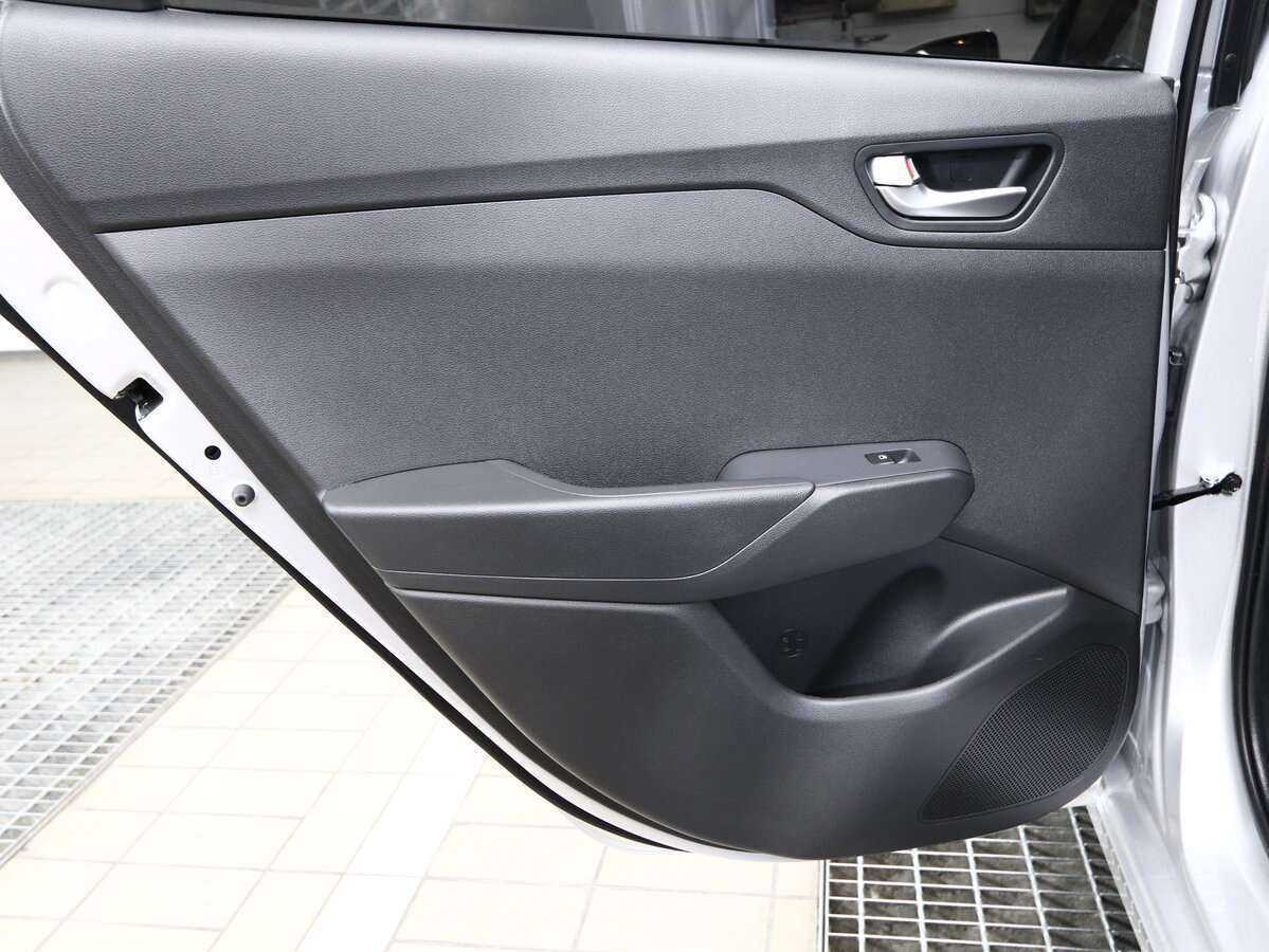 Купить Hyundai Solaris с пробегом. Фото: #12
