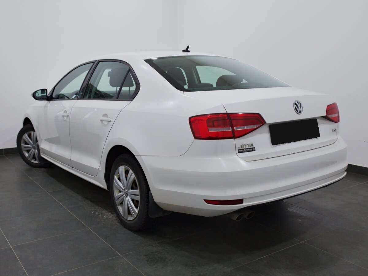 Купить Volkswagen Jetta с пробегом. Фото: #2