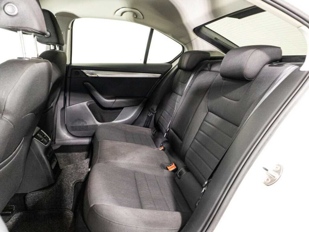 Купить Skoda Octavia с пробегом. Фото: #9