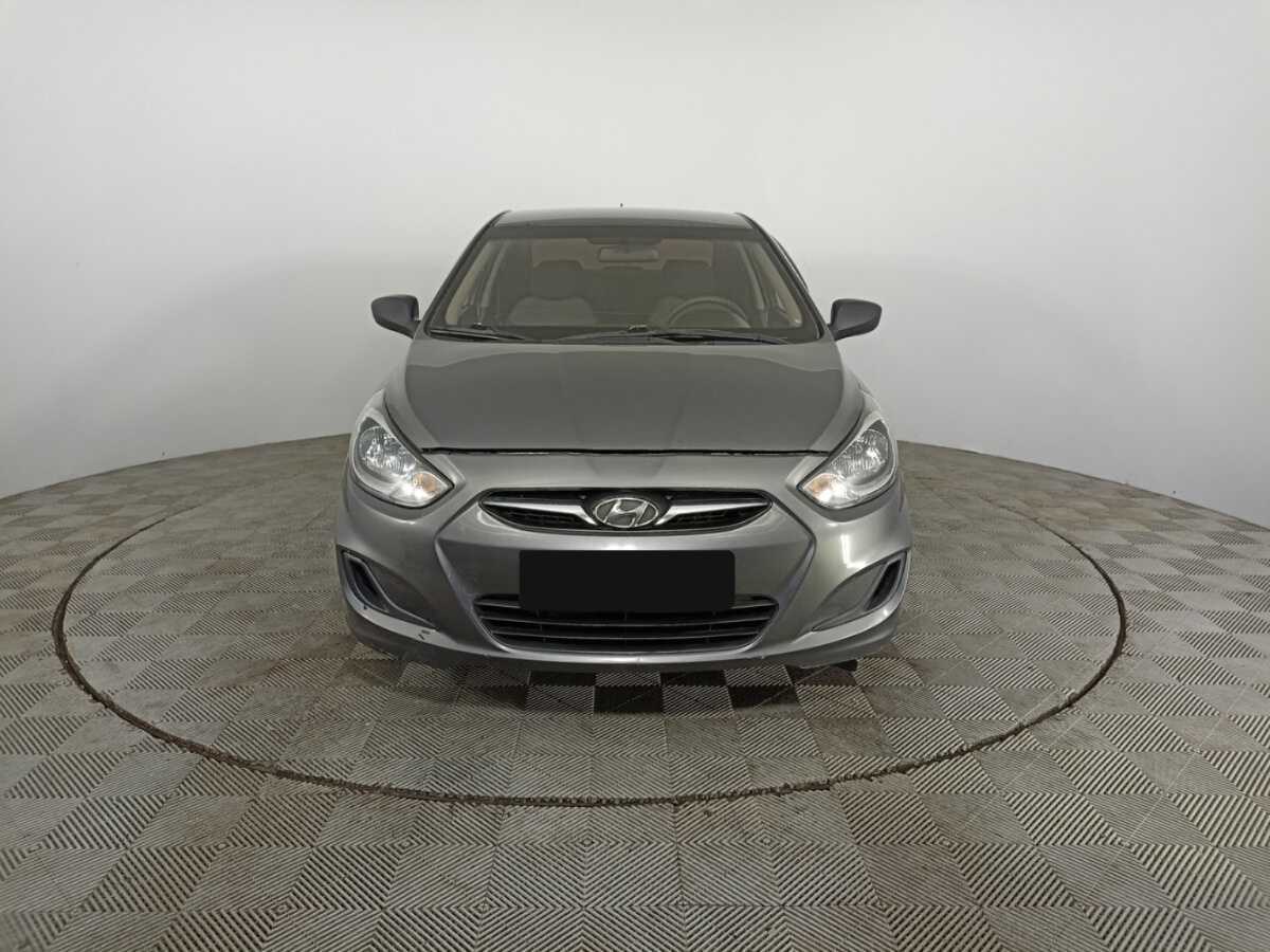 Купить Hyundai Solaris с пробегом. Фото: #1