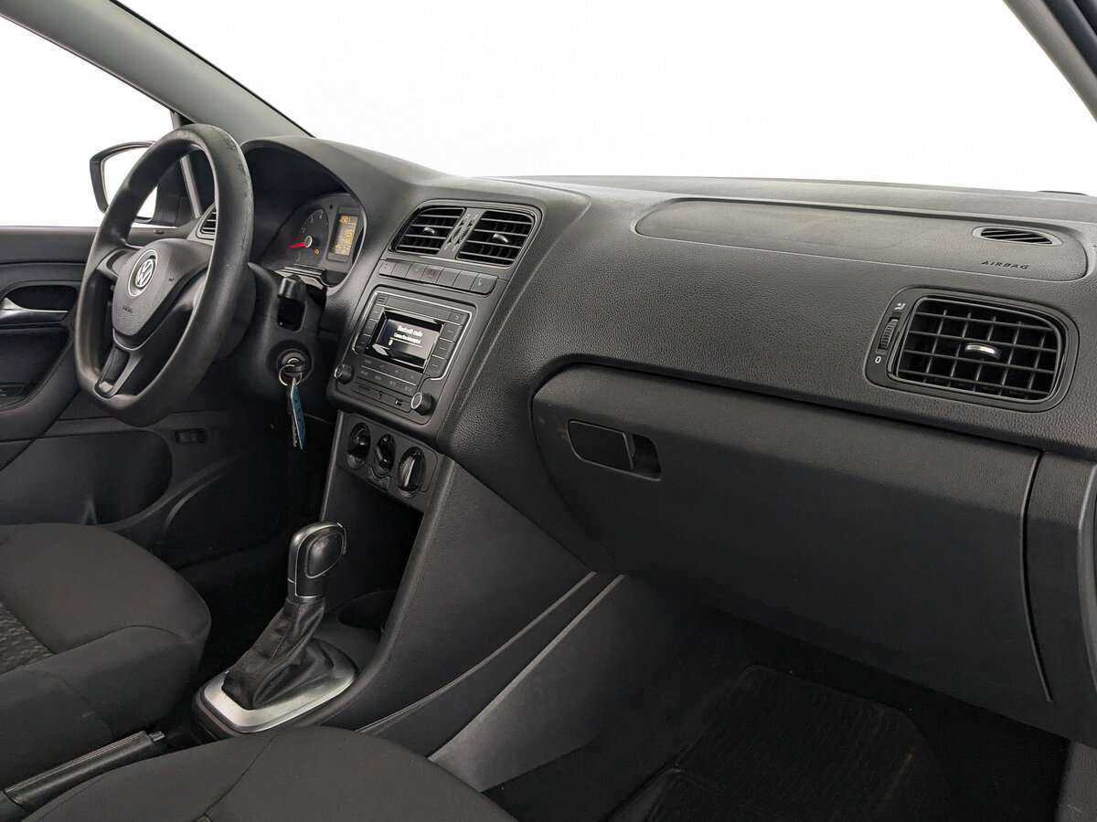 Купить Volkswagen Polo с пробегом. Фото: #12