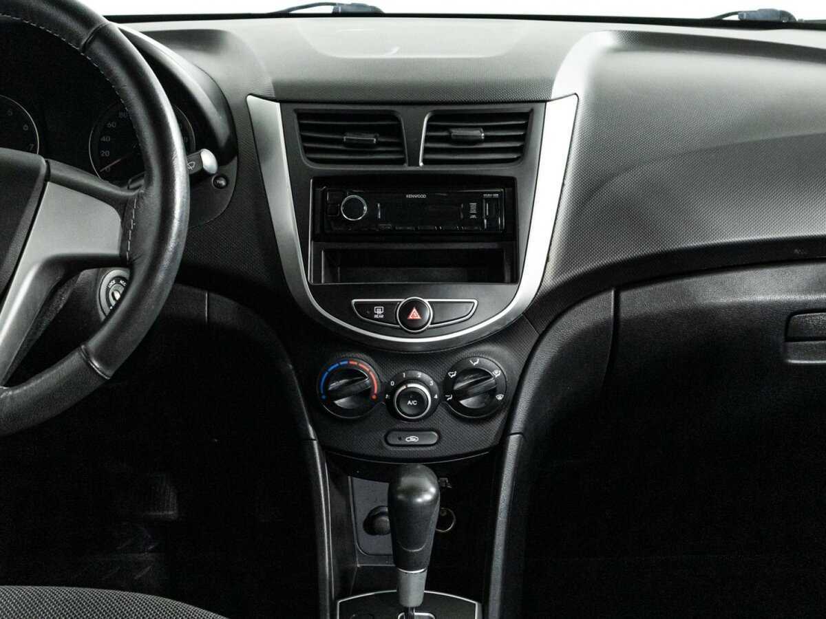 Купить Hyundai Solaris с пробегом. Фото: #13