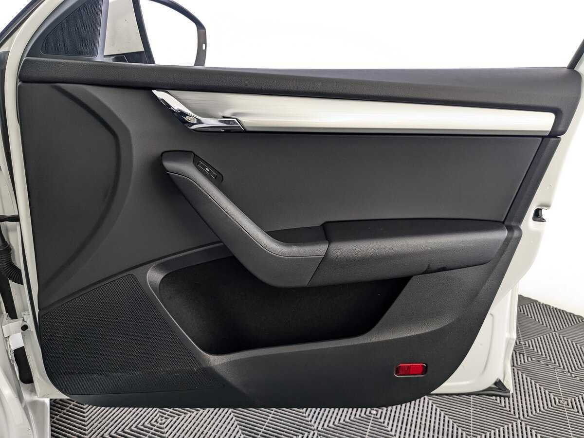 Купить Skoda Octavia с пробегом. Фото: #18