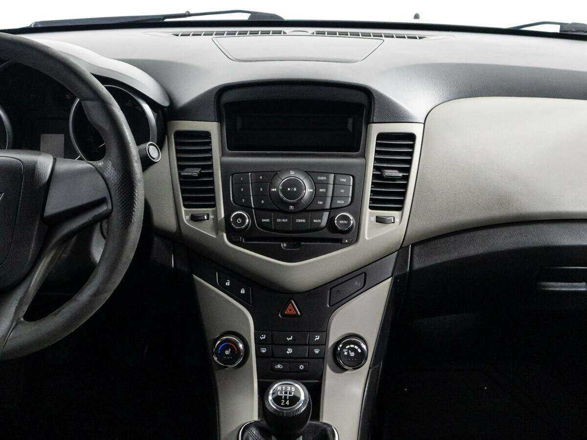 Купить Chevrolet Cruze с пробегом. Фото: #13