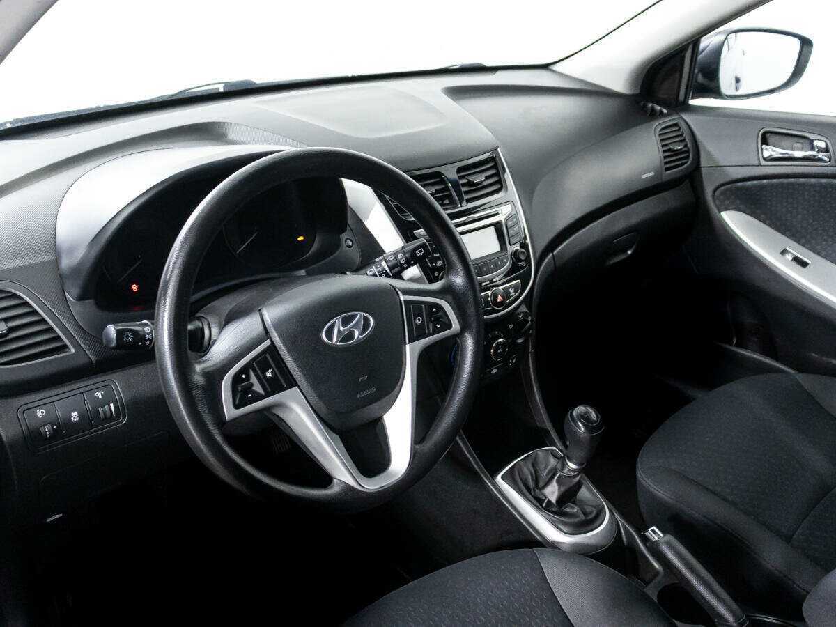 Купить Hyundai Solaris с пробегом. Фото: #9