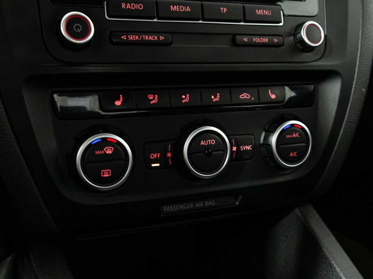 Купить Volkswagen Jetta с пробегом. Фото: #14