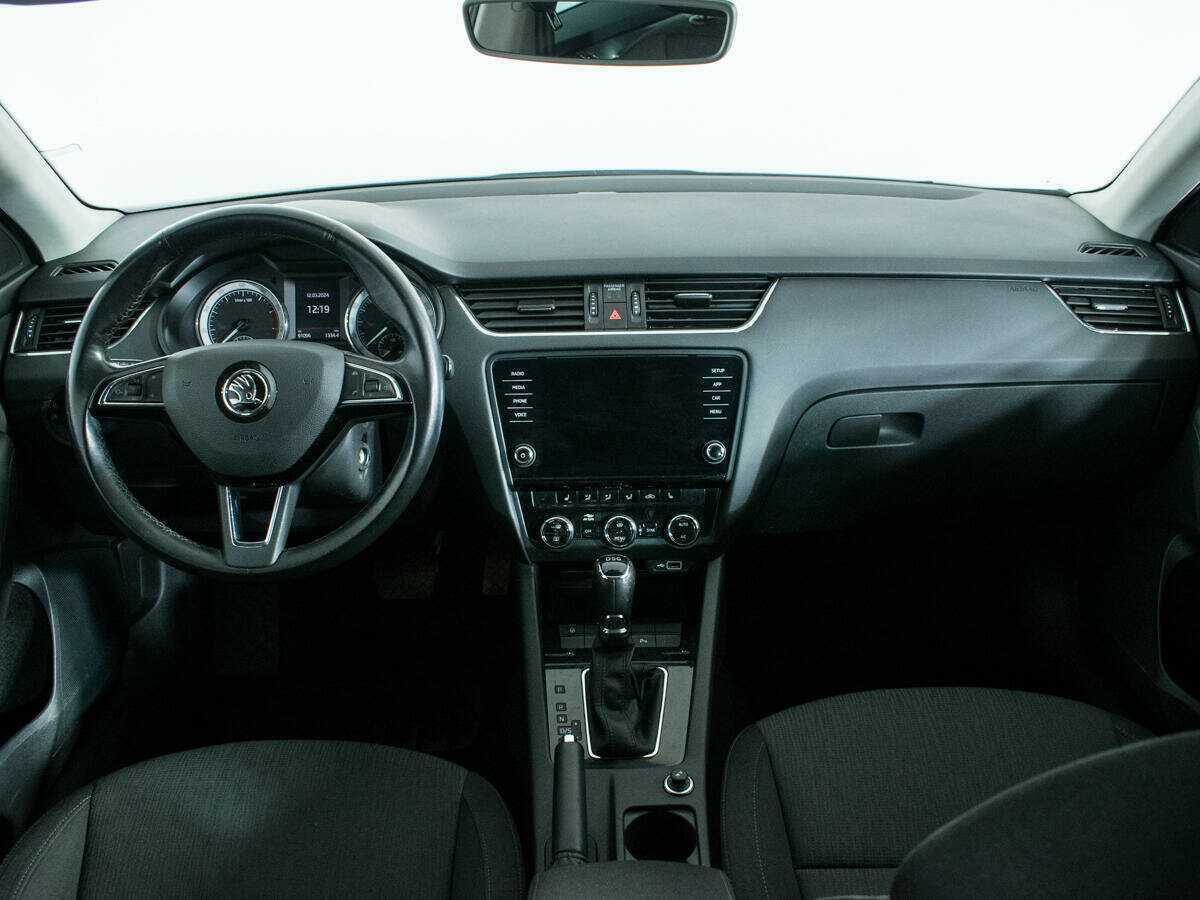 Купить Skoda Octavia с пробегом. Фото: #11