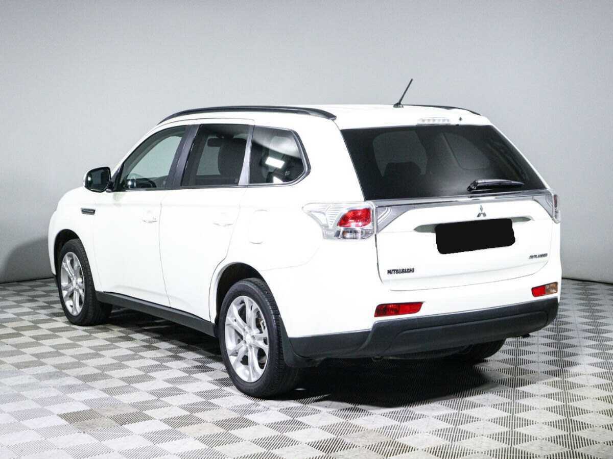 Купить Mitsubishi Outlander с пробегом. Фото: #5