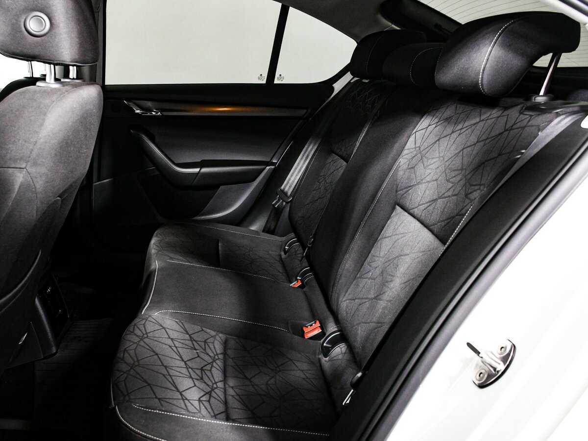 Купить Skoda Octavia с пробегом. Фото: #10