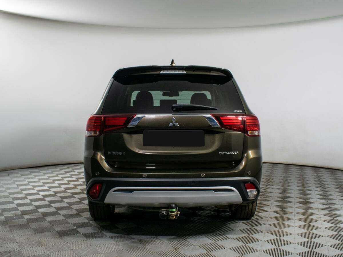 Купить Mitsubishi Outlander с пробегом. Фото: #2