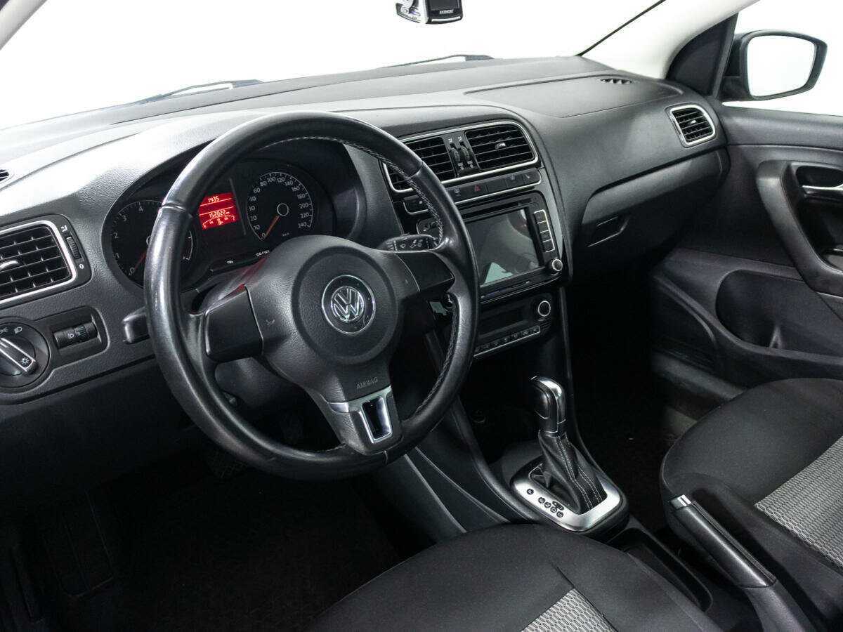 Купить Volkswagen Polo с пробегом. Фото: #10