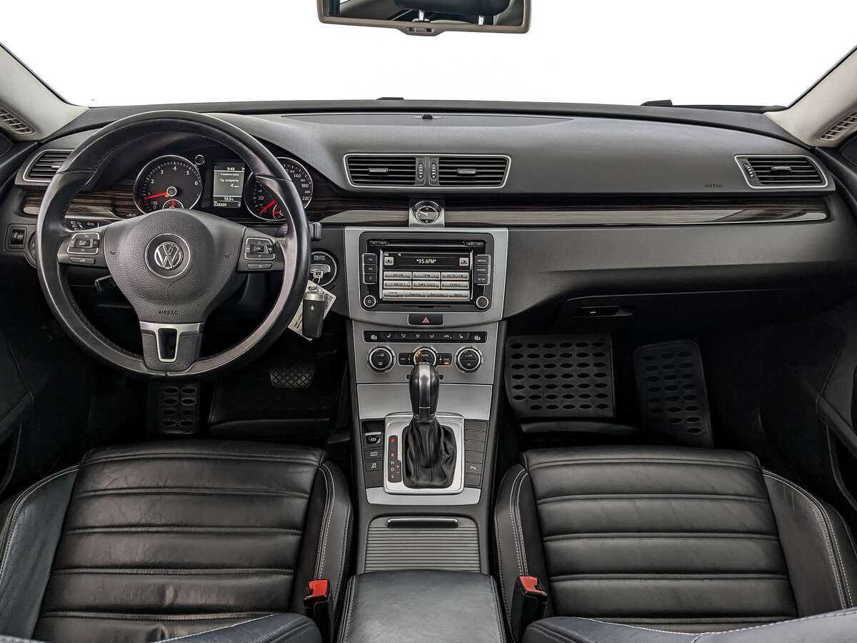 Купить Volkswagen Passat CC с пробегом. Фото: #11