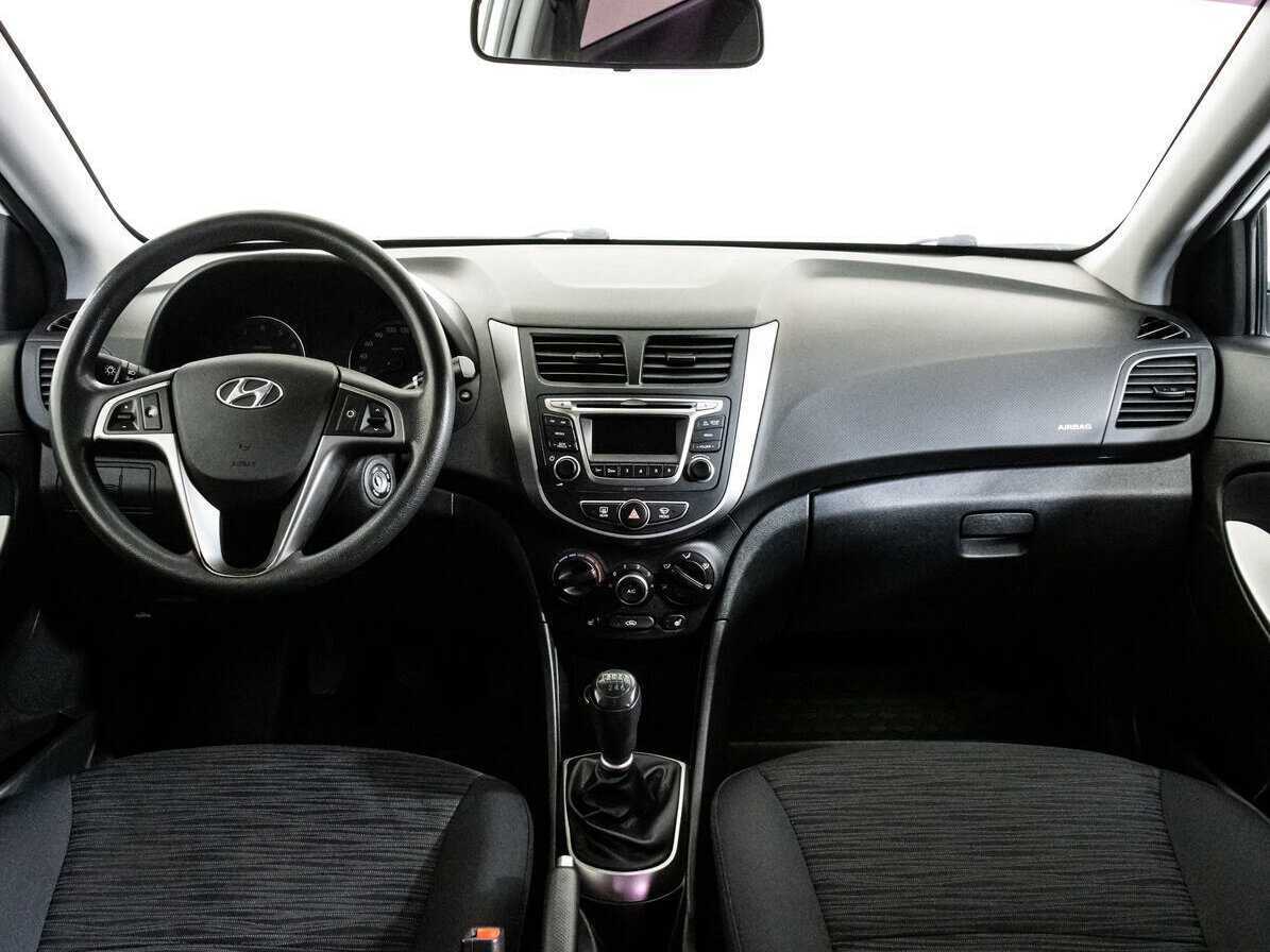 Купить Hyundai Solaris с пробегом. Фото: #9