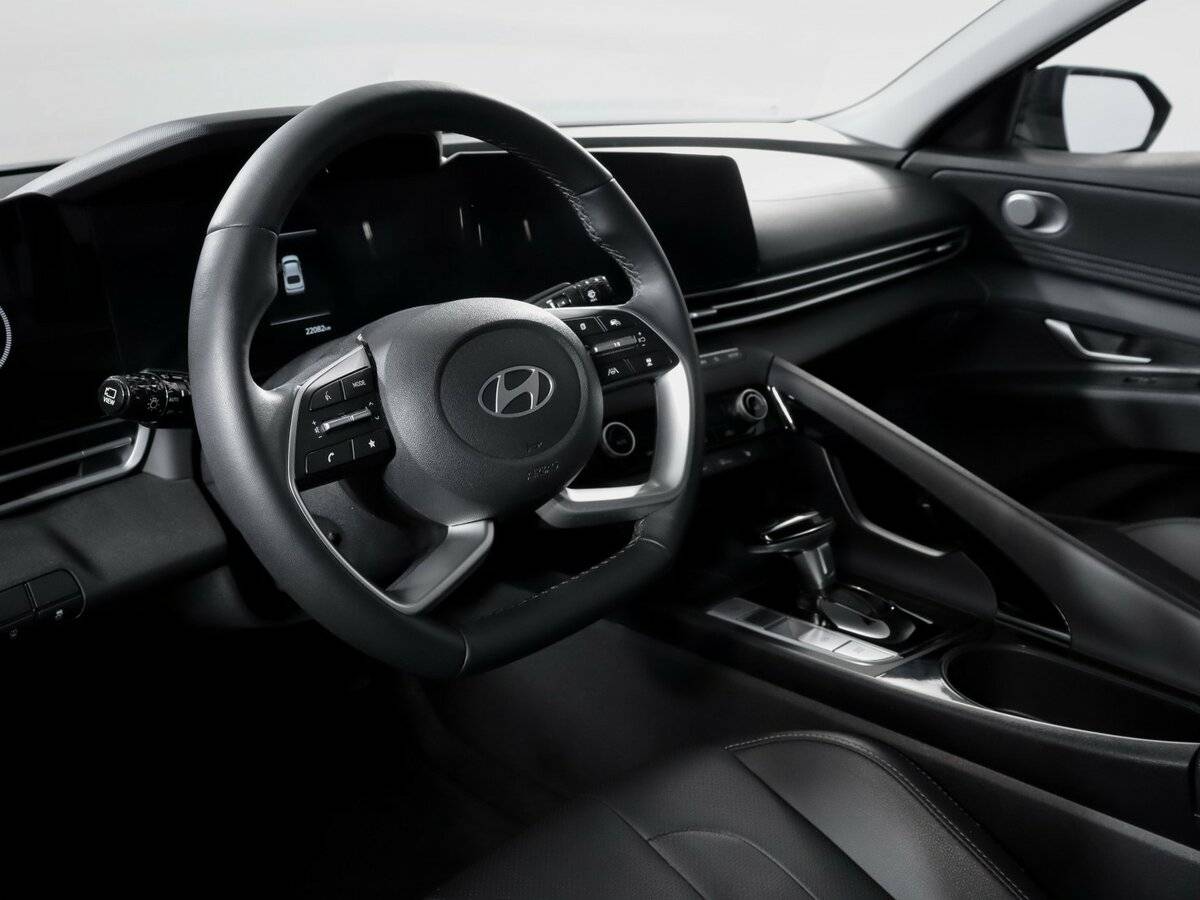 Купить Hyundai Elantra с пробегом. Фото: #10