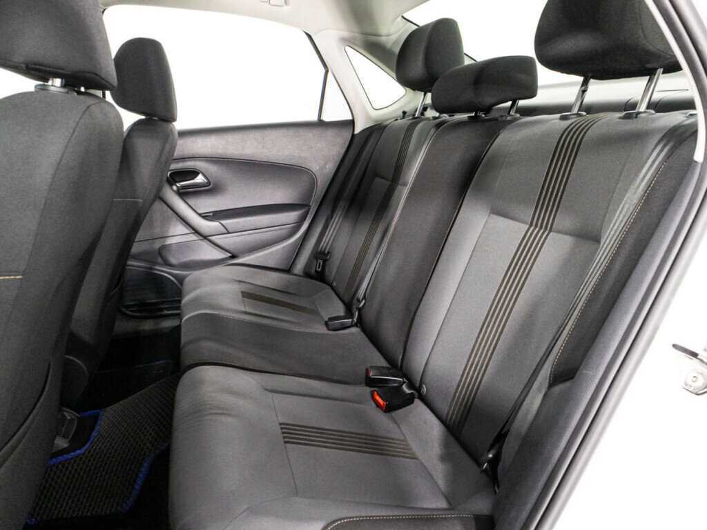 Купить Volkswagen Polo с пробегом. Фото: #9