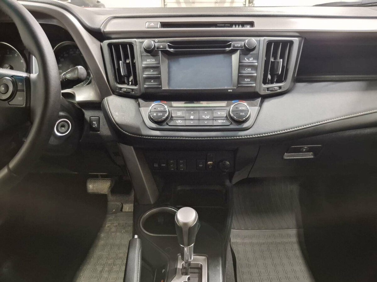 Купить Toyota RAV4 с пробегом. Фото: #13