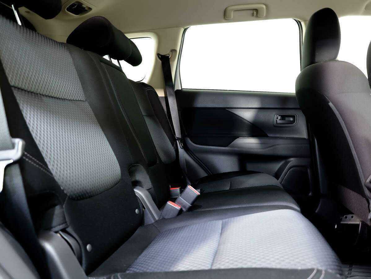 Купить Mitsubishi Outlander с пробегом. Фото: #12