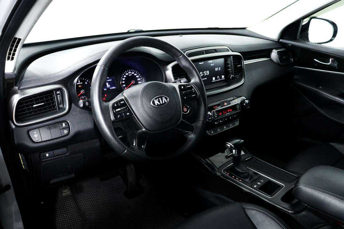 Купить Kia Sorento с пробегом. Фото: #12