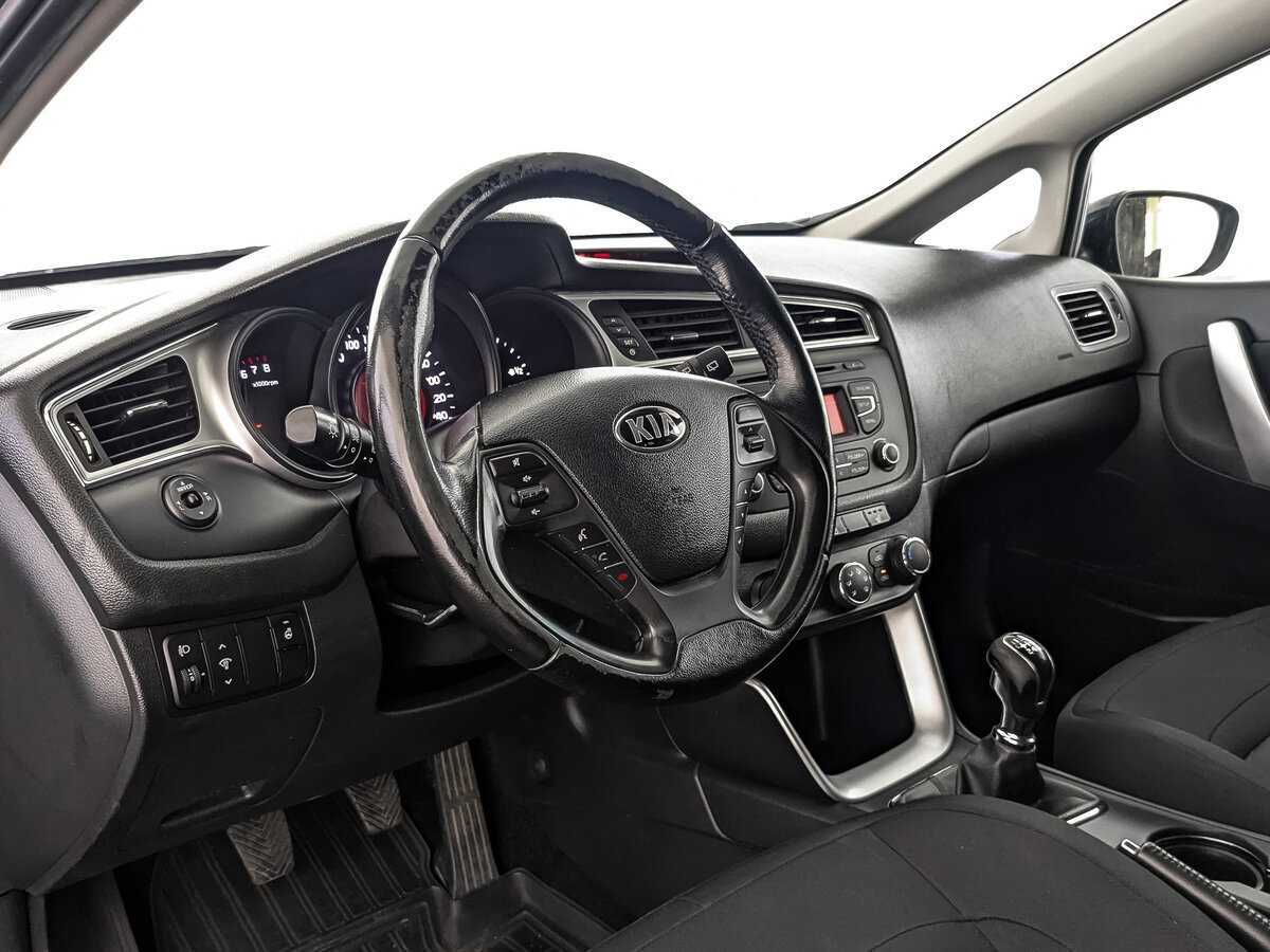 Купить Kia Ceed с пробегом. Фото: #10