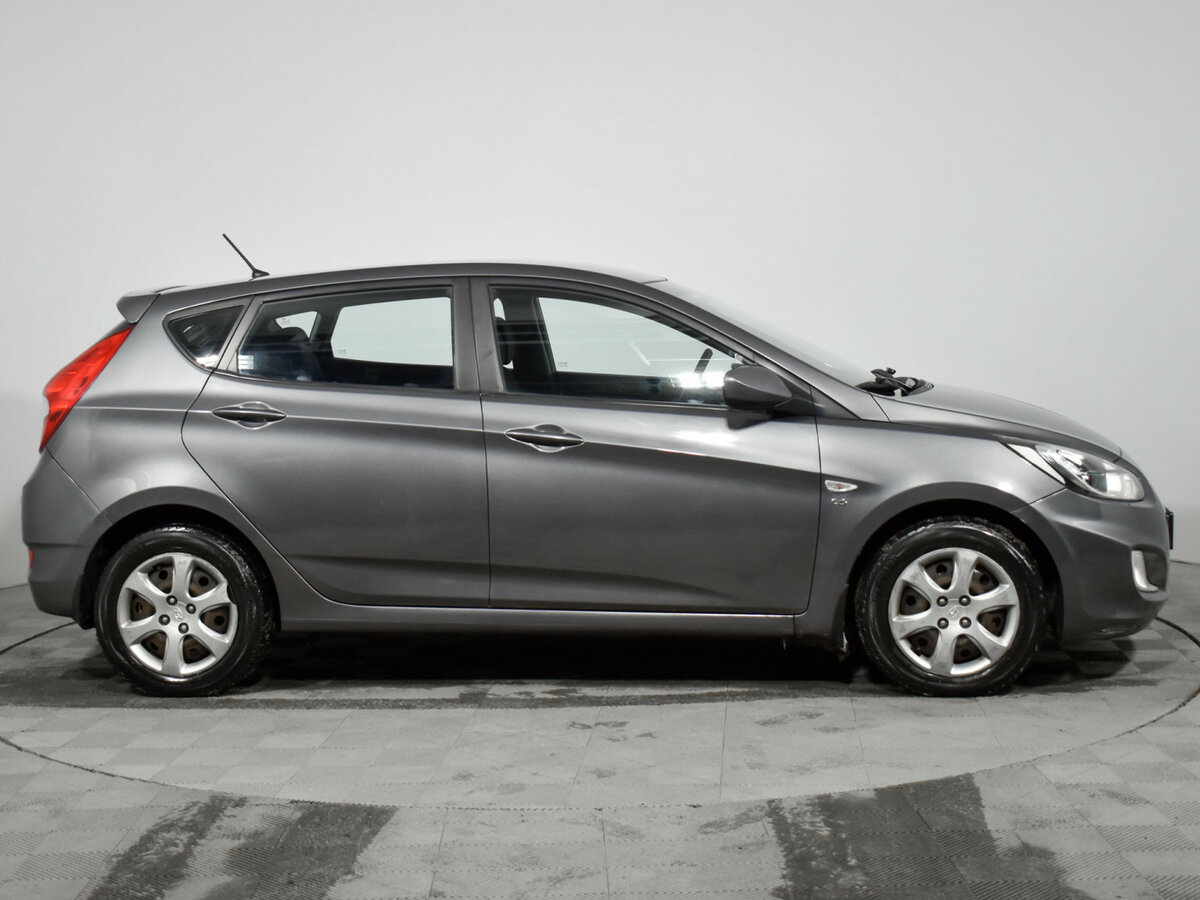 Купить Hyundai Solaris с пробегом. Фото: #3