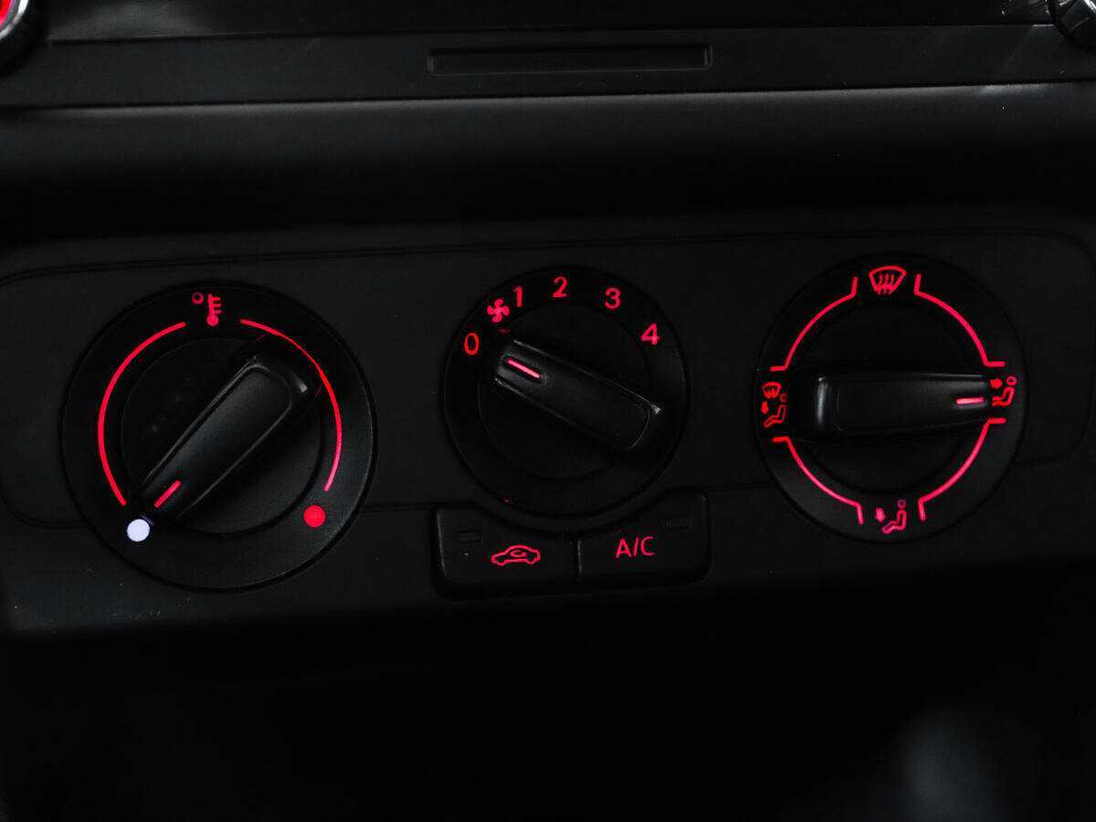 Купить Volkswagen Polo с пробегом. Фото: #13