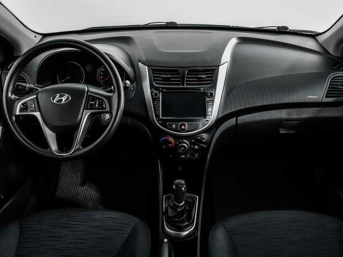 Купить Hyundai Solaris с пробегом. Фото: #11
