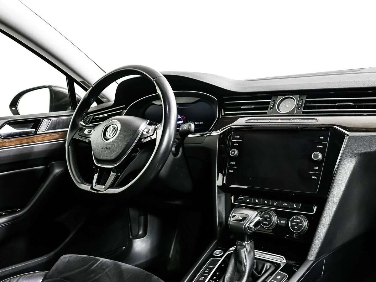 Купить Volkswagen Passat с пробегом. Фото: #8