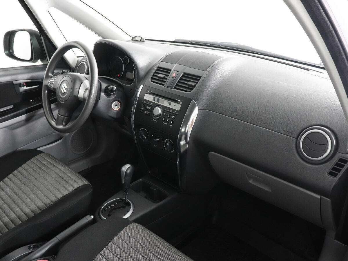 Купить Suzuki SX4 с пробегом. Фото: #9