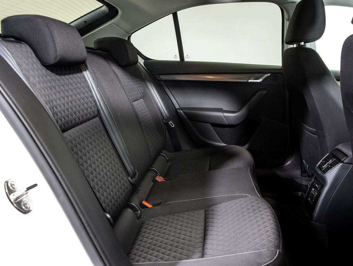 Купить Skoda Octavia с пробегом. Фото: #9
