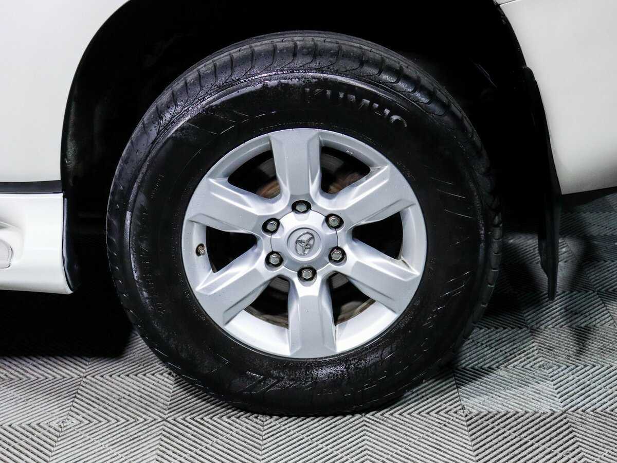 Купить Toyota Land Cruiser Prado с пробегом. Фото: #10