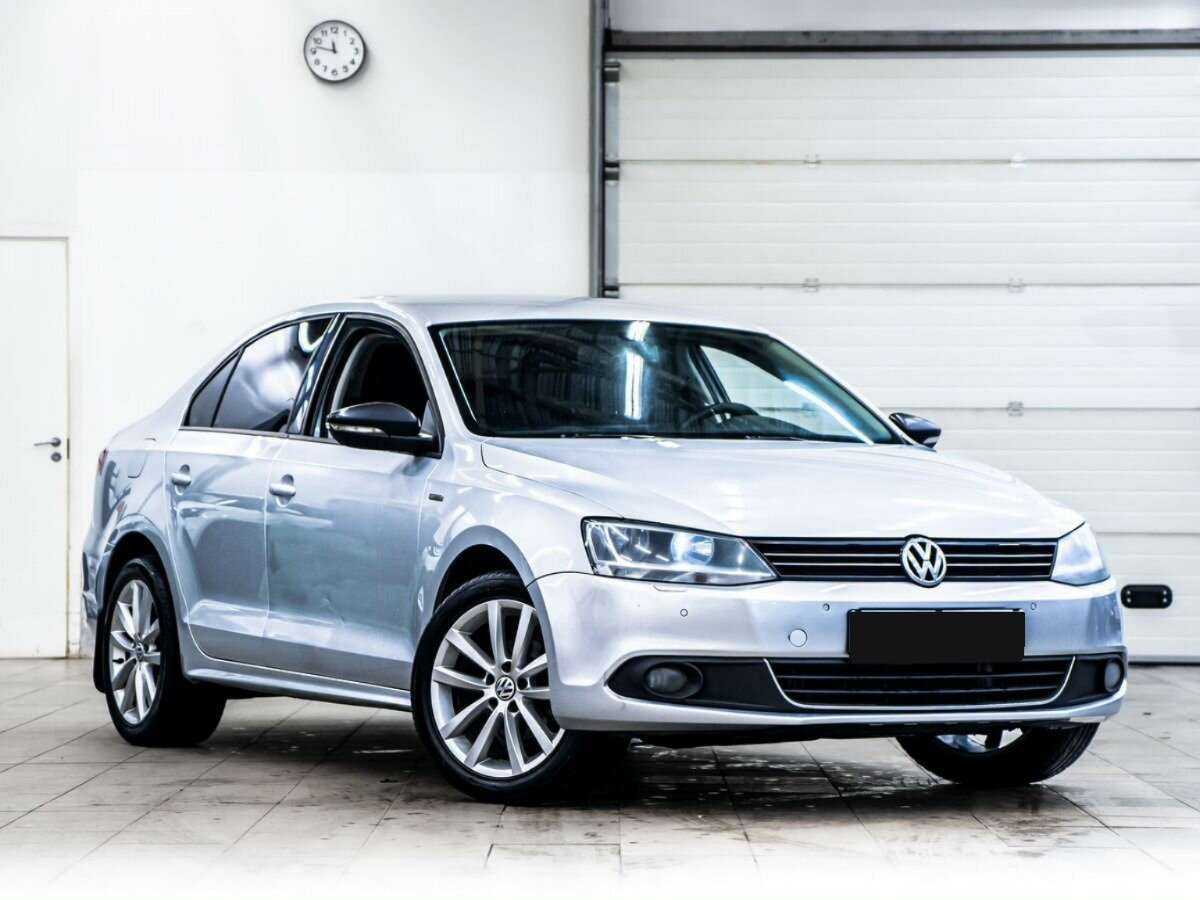 Купить Volkswagen Jetta с пробегом. Фото: #1