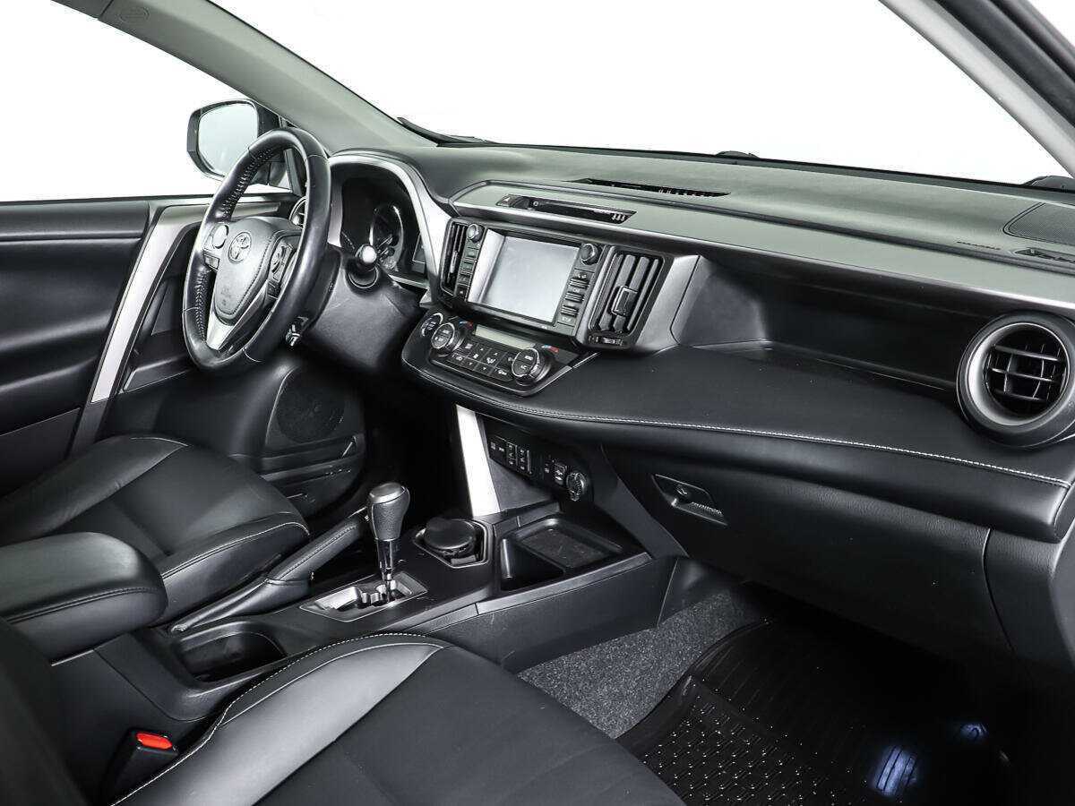 Купить Toyota RAV4 с пробегом. Фото: #7