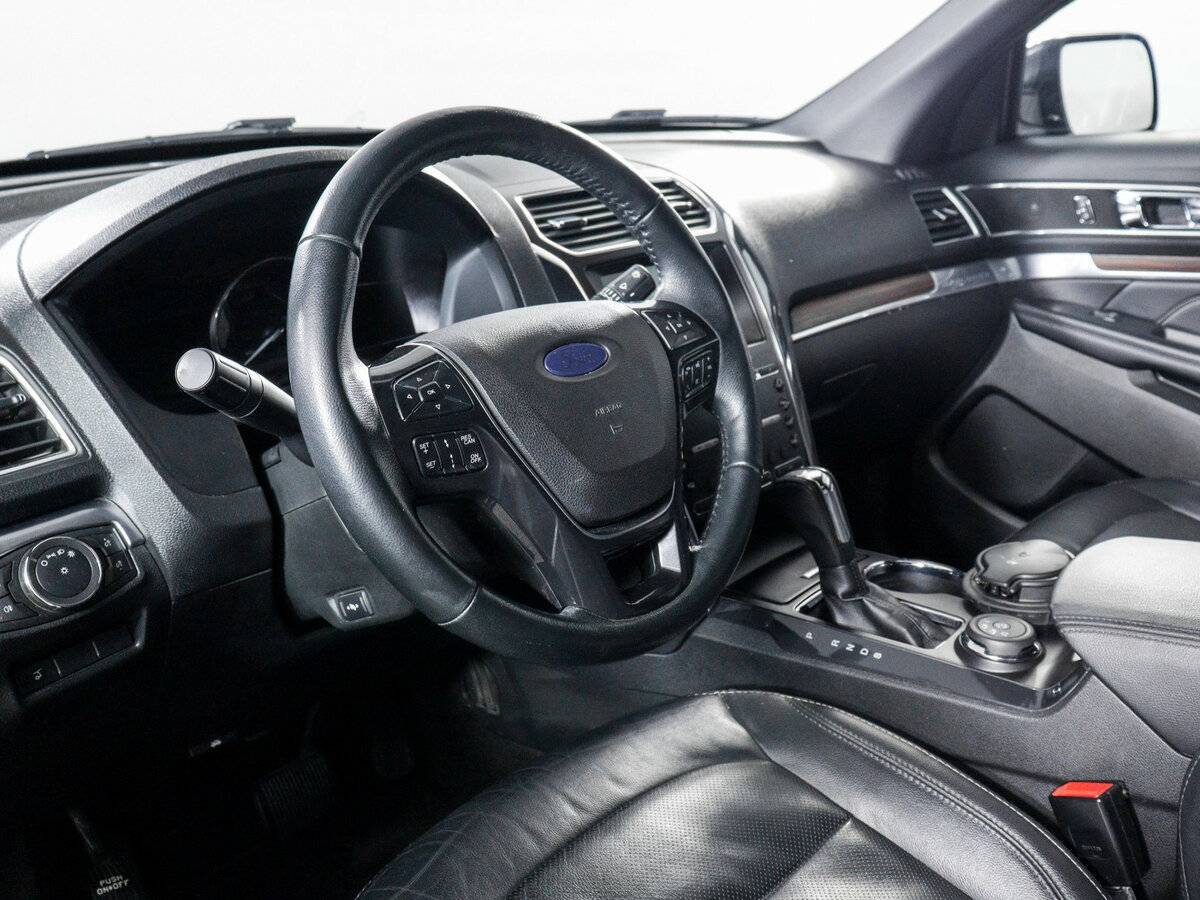Купить Ford Explorer с пробегом. Фото: #12