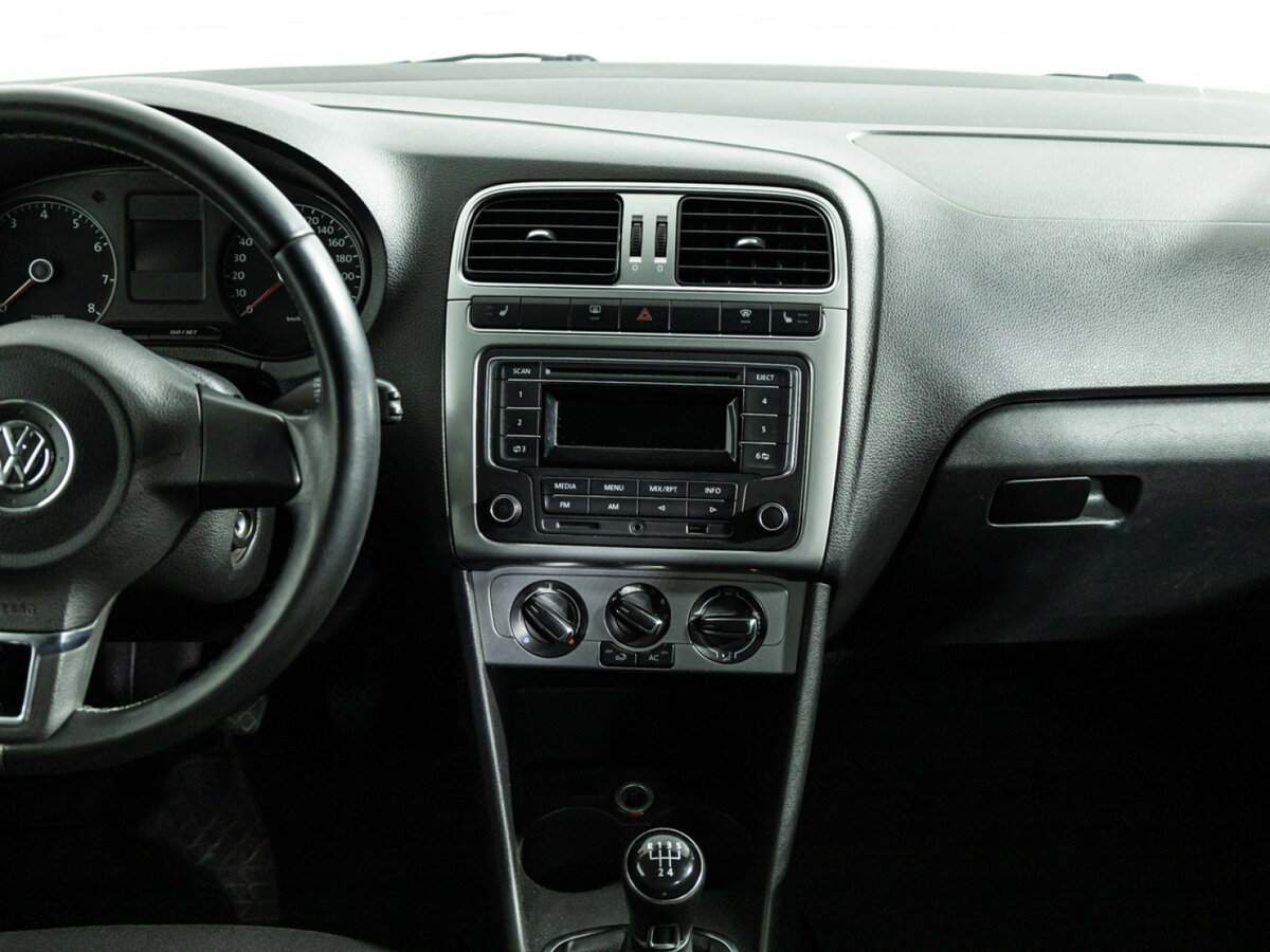 Купить Volkswagen Polo с пробегом. Фото: #13