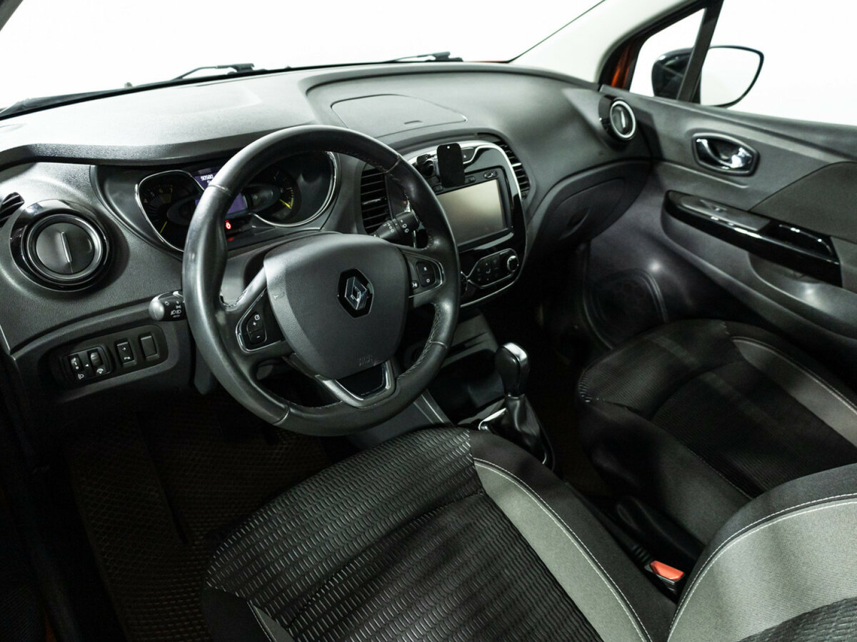 Купить Renault Kaptur с пробегом. Фото: #8