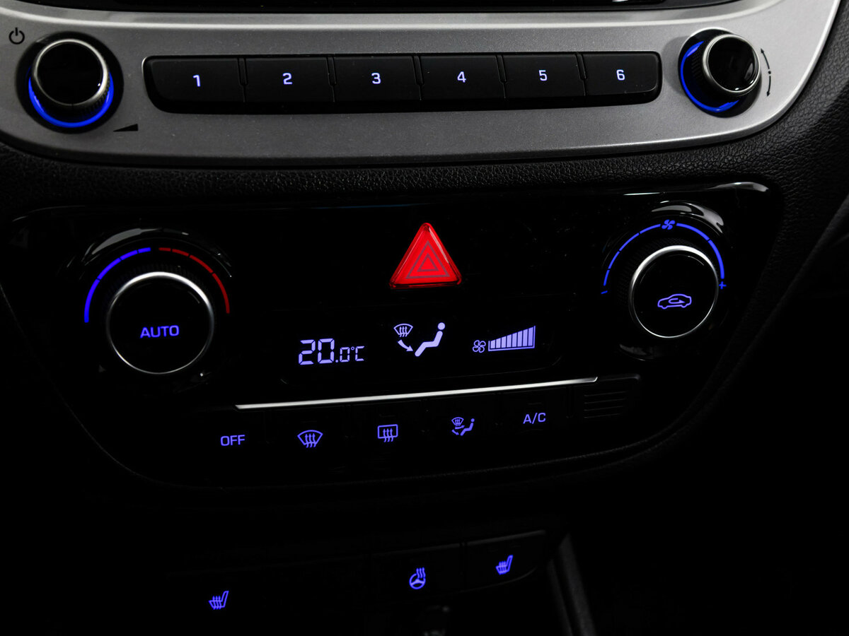Купить Hyundai Solaris с пробегом. Фото: #10
