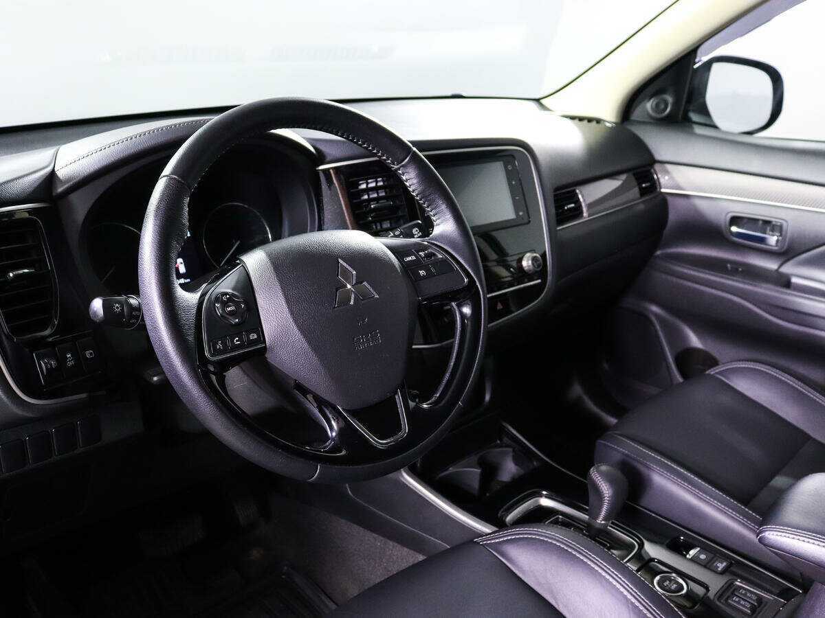 Купить Mitsubishi Outlander с пробегом. Фото: #13