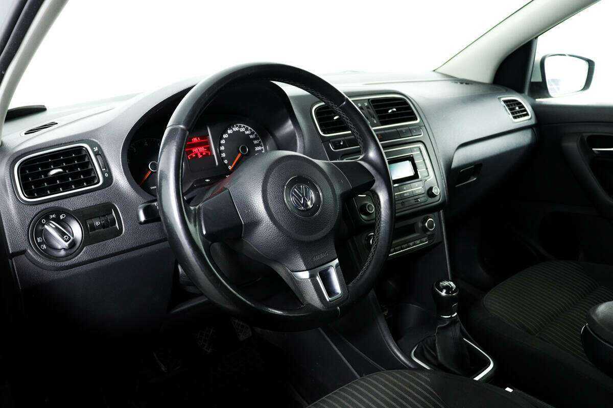 Купить Volkswagen Polo с пробегом. Фото: #12