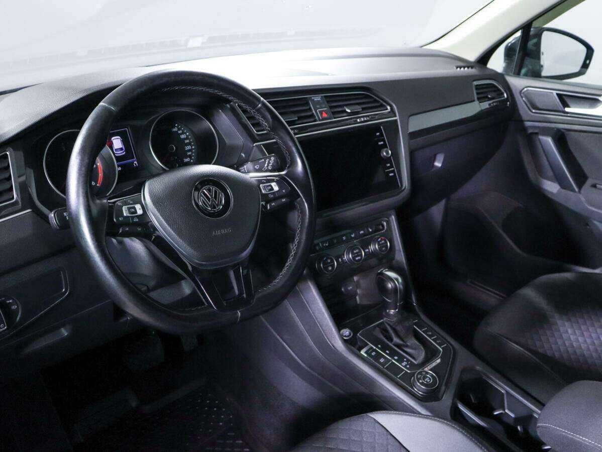 Купить Volkswagen Tiguan с пробегом. Фото: #11