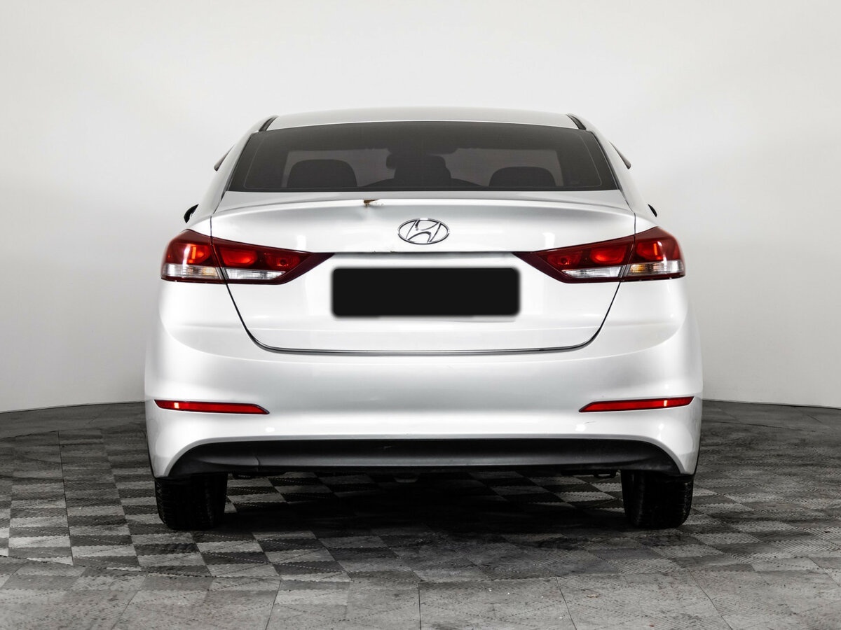 Купить Hyundai Elantra с пробегом. Фото: #4