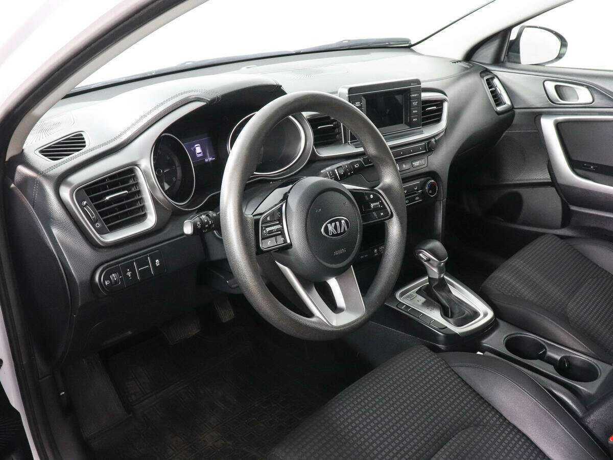 Купить Kia Ceed с пробегом. Фото: #8
