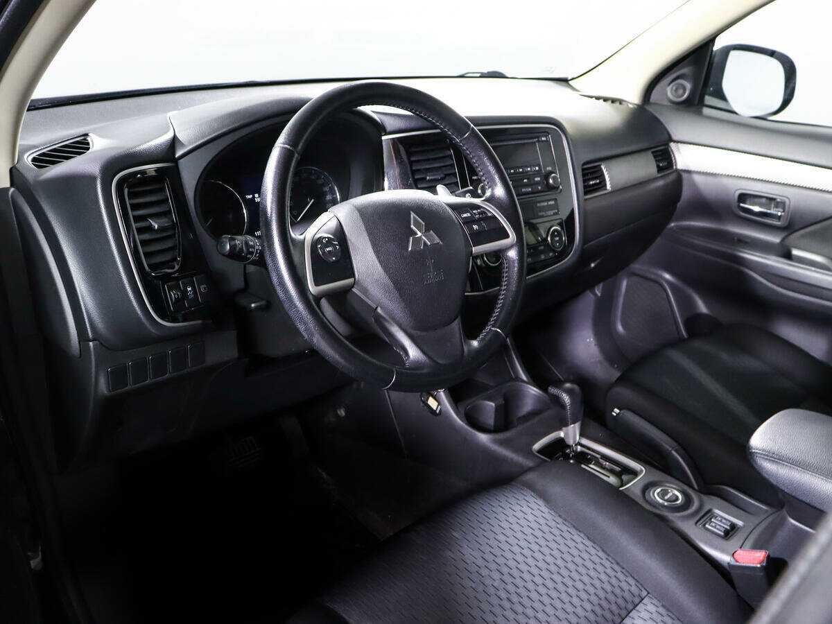 Купить Mitsubishi Outlander с пробегом. Фото: #13